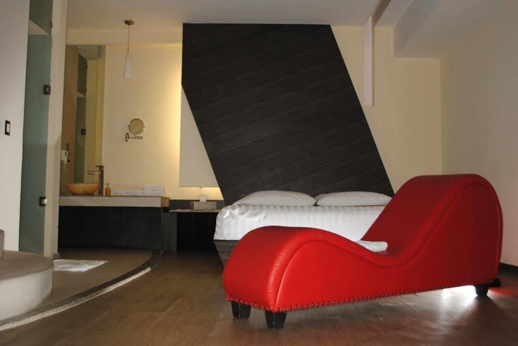 La Moraleja Love hotel