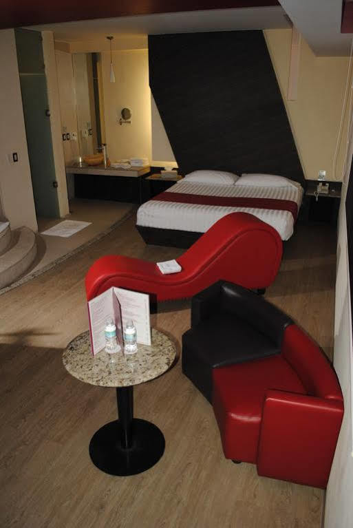La Moraleja Love hotel 3*